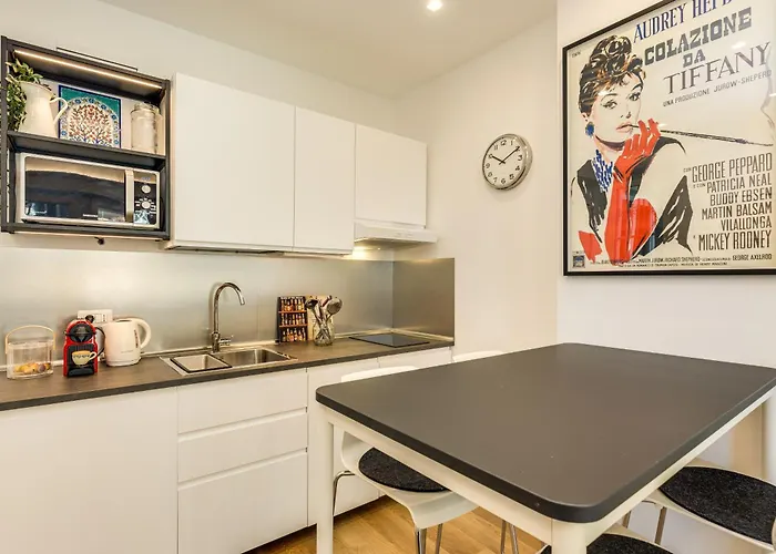 Apartamento Vatican 10 Min Modern Ac, Wi-fi, Netflix